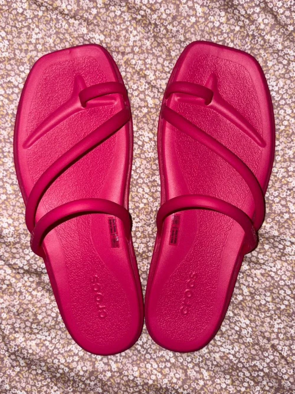 Crocs Miami Toe Loop Sandals Women's Size 7